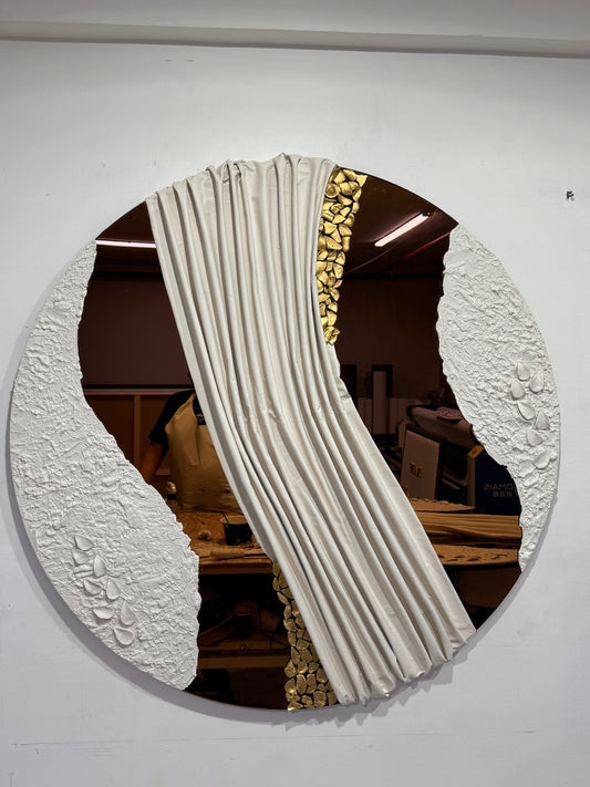 7487 Decor mirror in UAE Circle Red